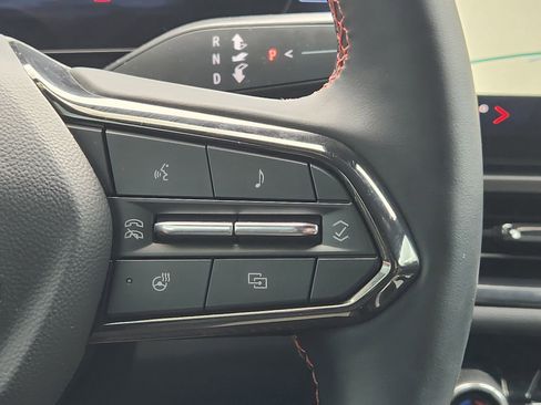 Used 2025 Chevrolet Equinox EV RS FWD image 32