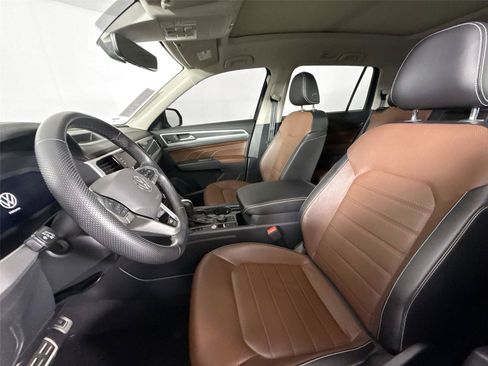 Used 2022 Volkswagen Atlas SEL Premium AWD/4WD image 3