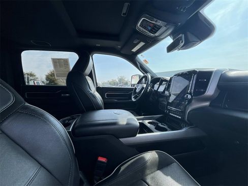 Used 2024 RAM 2500 Laramie w/ Sport Appearance Package image 12