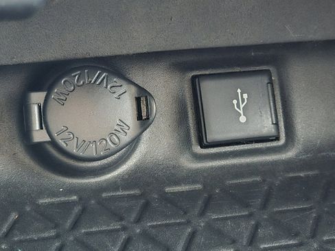 Used 2020 Toyota RAV4 LE image 7