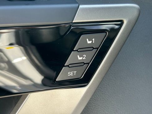 Certified 2025 Toyota Tundra Limited AWD/4WD image 25
