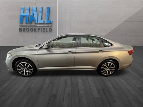 New 2026 Volkswagen Jetta SE image 2