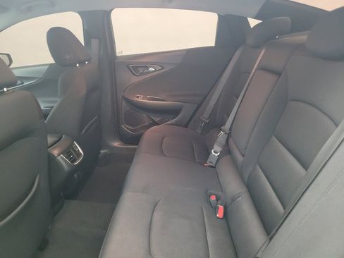 Used 2021 Chevrolet Malibu LT FWD image 18
