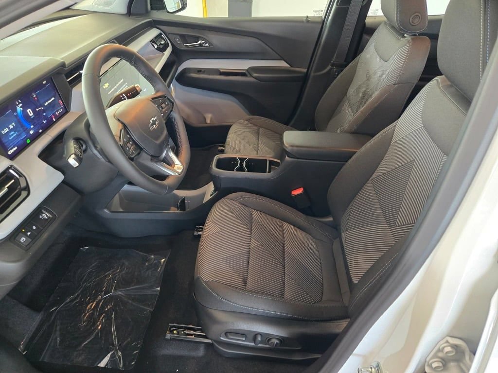 New 2027 Chevrolet Bolt LT w/ Comfort Package FWD image 21