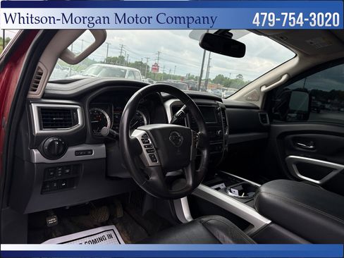 Used 2019 Nissan Titan PRO-4X w/ Pro-4x Convenience Package AWD/4WD image 11