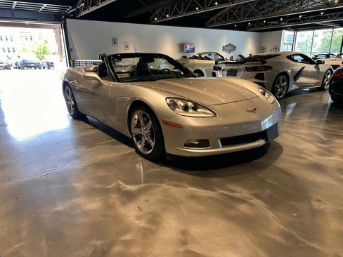 Used 2007 Chevrolet Corvette Convertible w/ Preferred Equipment Group RWD image 10