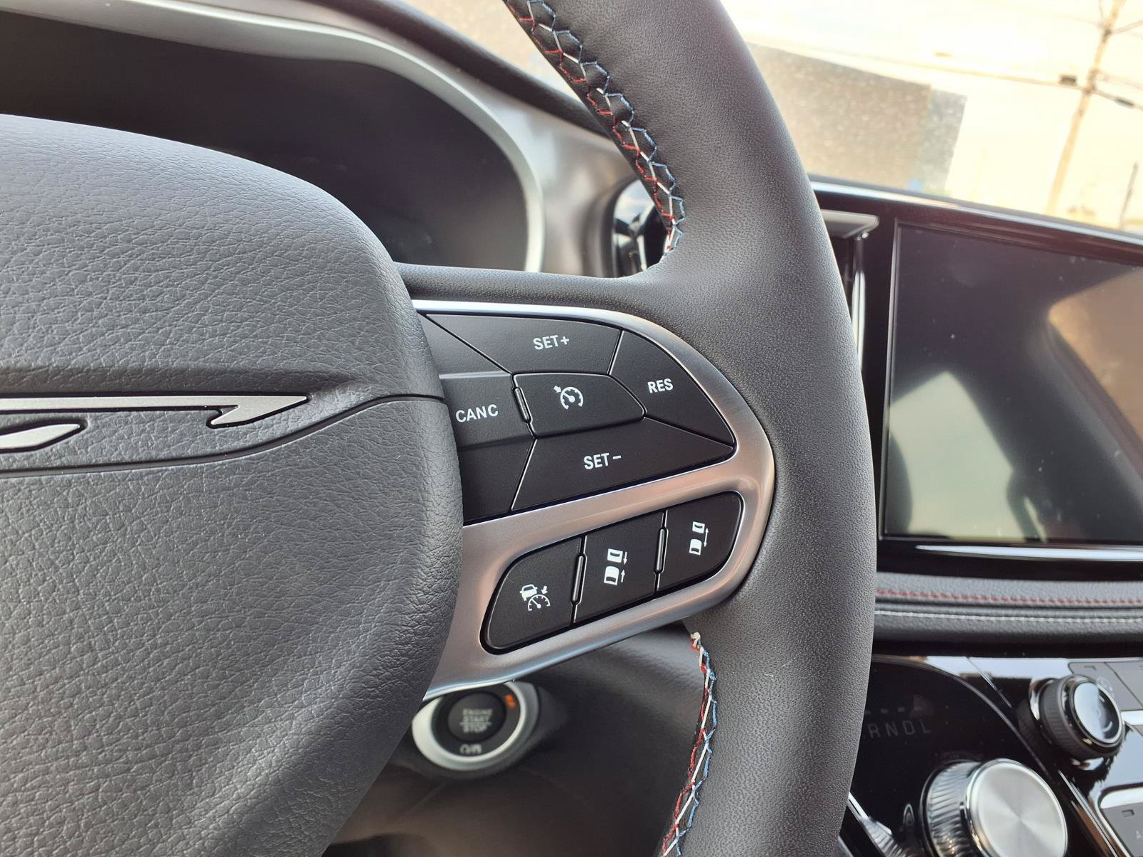New 2027 Chrysler Pacifica Select FWD image 26