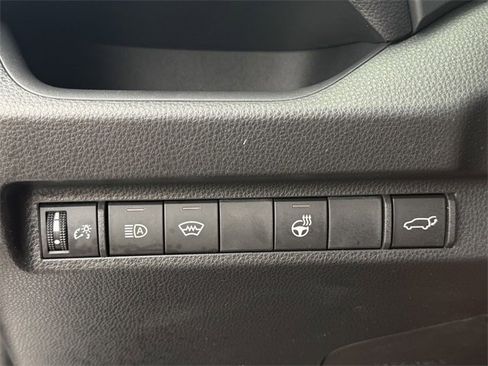 Used 2025 Toyota RAV4 SE image 19