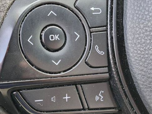 Used 2022 Toyota RAV4 XLE FWD image 13