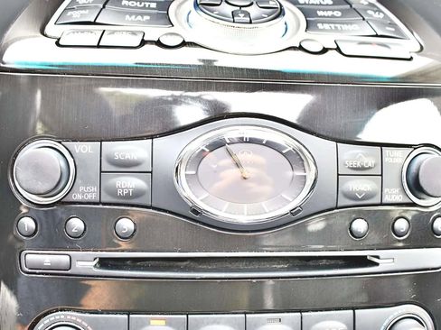 Used 2017 INFINITI QX70 3.7 w/ Premium Package image 18