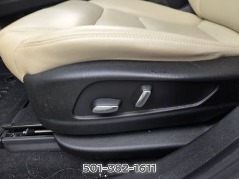 Used 2017 Cadillac XT5 FWD w/ LPO, Wheel Lock Package image 18