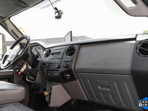 Used 2017 Ford F750 2WD Regular Cab Super Duty image 32