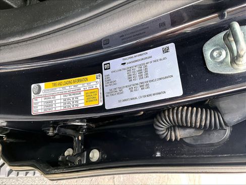 Used 2025 Chevrolet Suburban Z71 w/ Z71 Off-Road Package image 37