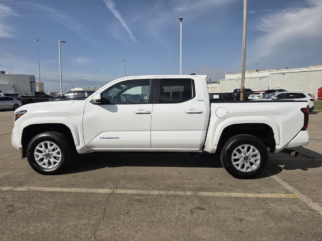 Used 2024 Toyota Tacoma SR5 AWD/4WD image 6