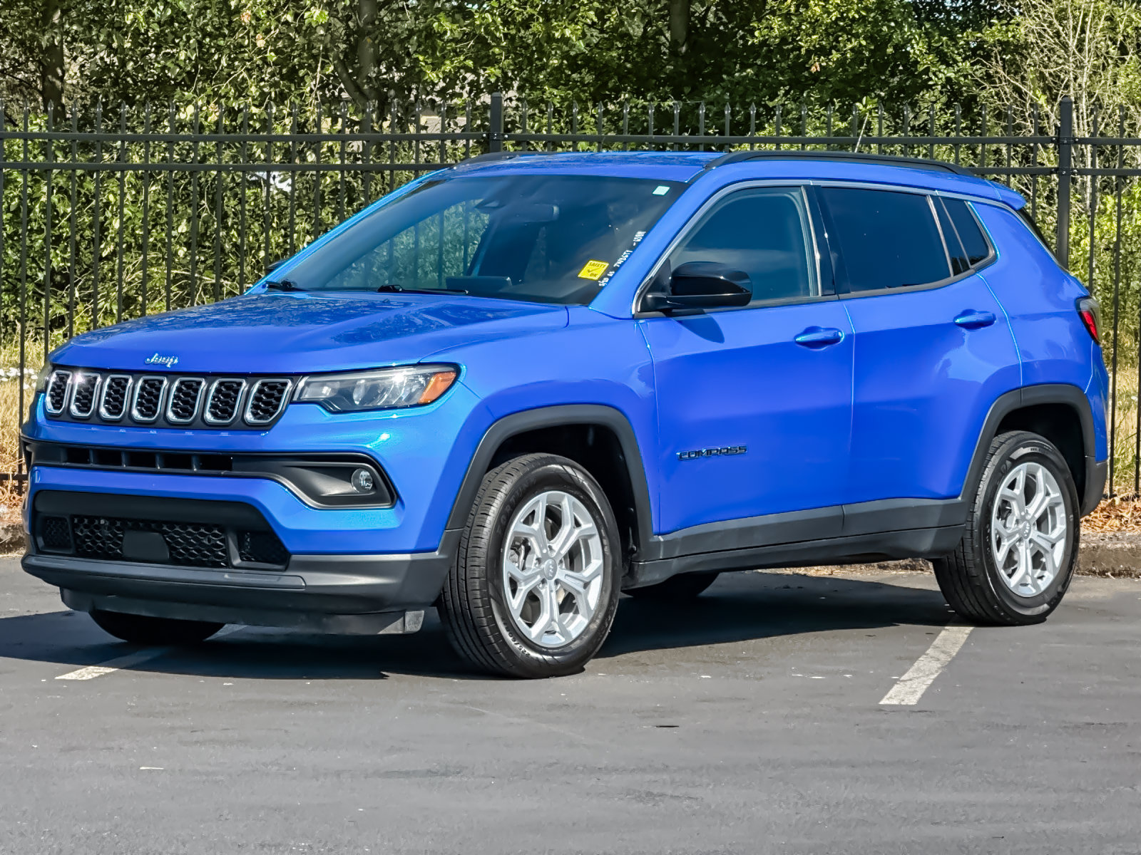 Used 2024 Jeep Compass Latitude AWD/4WD image 8