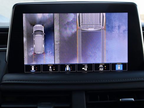 Used 2021 Chevrolet Suburban High Country image 28