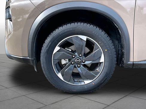 Used 2025 Nissan Rogue SV AWD/4WD image 10
