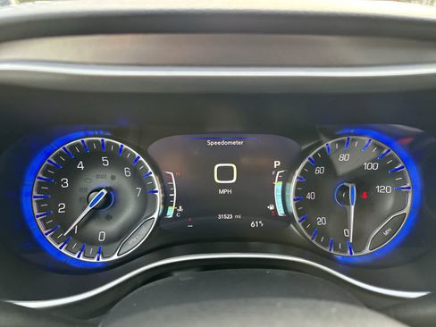 Certified 2024 Chrysler Pacifica Touring-L image 13