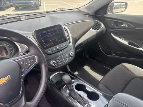 Used 2023 Chevrolet Malibu LT image 19