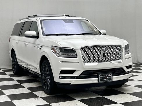 Used 2020 Lincoln Navigator L Reserve w/ Equipment Group 208A Reserve AWD/4WD image 2
