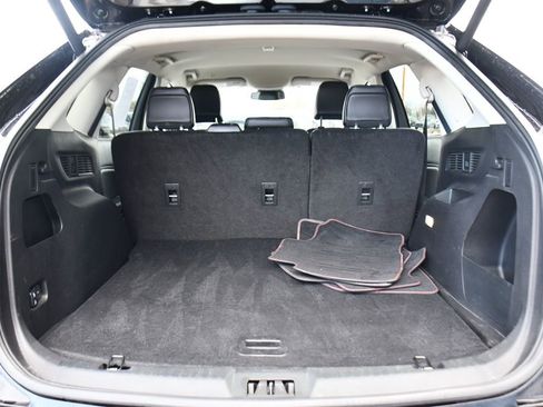 Used 2024 Ford Edge SEL w/ Convenience Package image 18