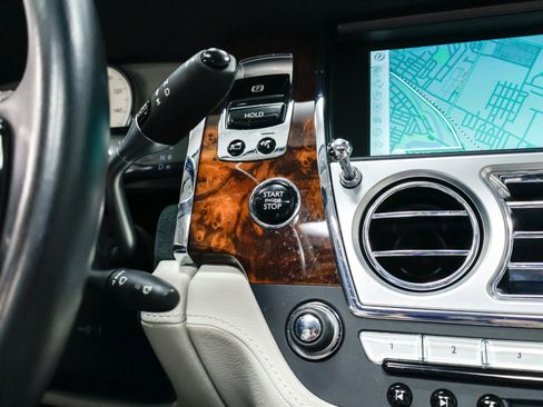 Used 2015 Rolls-Royce Ghost image 45