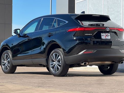 Certified 2024 Toyota Venza LE image 7