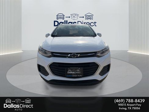 Used 2022 Chevrolet Trax LT w/ Sport Edition image 3