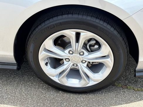 Used 2025 Honda Accord LX image 7