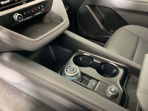 New 2026 Ford Explorer Active w/ Active Comfort Package RWD image 19