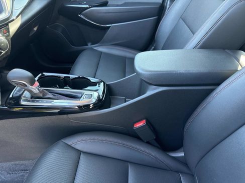 Used 2025 Chevrolet Trax RS w/ Sunroof Package image 15