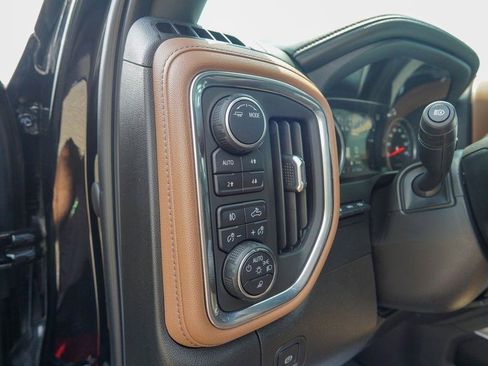Used 2022 Chevrolet Silverado 3500 High Country w/ Z71 Off-Road Package AWD/4WD image 22