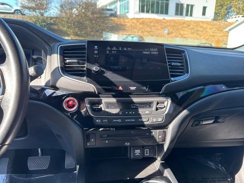Used 2021 Honda Pilot Touring image 22