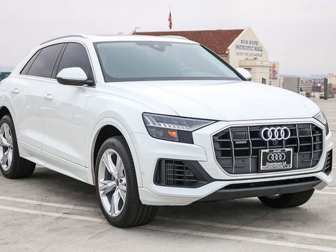 Used 2023 Audi Q8 Premium w/ Convenience Package image 3