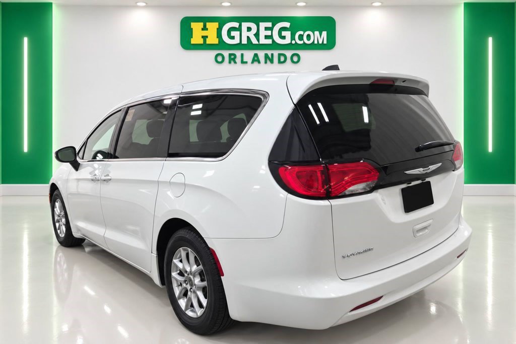 Used 2022 Chrysler Voyager LX FWD image 2