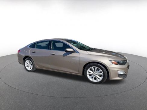 Used 2024 Chevrolet Malibu LT image 2