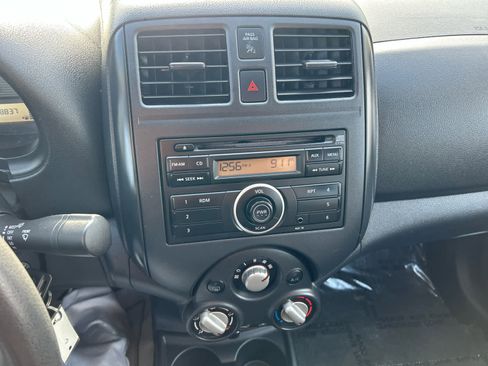 Used 2013 Nissan Versa S image 21