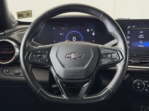 Used 2024 Chevrolet Trax RS FWD image 23