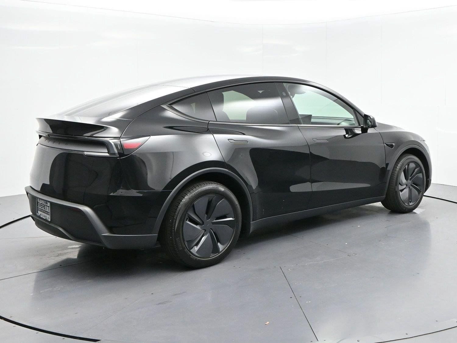 Used 2026 Tesla Model Y 2WD image 7