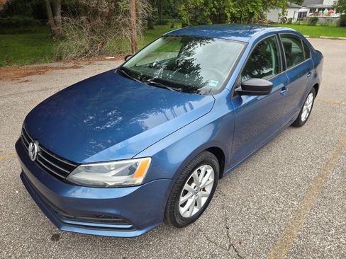 Used 2015 Volkswagen Jetta SE FWD image 3