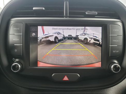 Certified 2023 Kia Soul LX w/ LX Technology Package FWD image 22