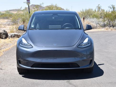 Used 2021 Tesla Model Y Long Range AWD/4WD image 2