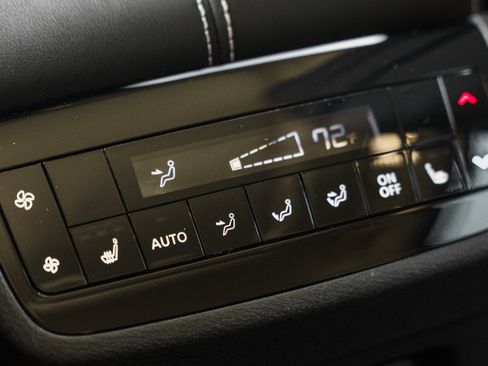 Used 2024 INFINITI QX60 Sensory w/ Cargo Package AWD/4WD image 27