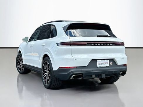 Certified 2026 Porsche Cayenne AWD/4WD image 3