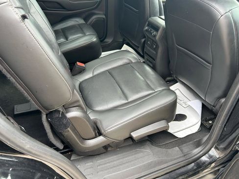 Used 2018 GMC Acadia SLT w/ LPO, Floor Liner Package FWD image 11
