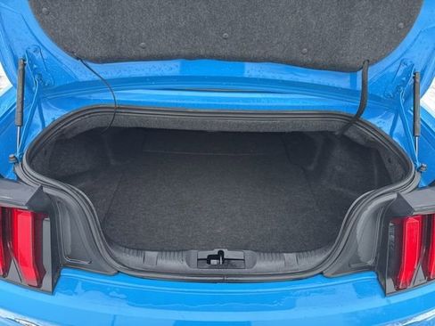 Used 2023 Ford Mustang Premium image 5