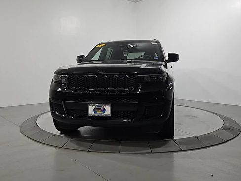 Used 2023 Jeep Grand Cherokee L Laredo AWD/4WD image 9