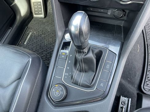 Used 2021 Volkswagen Tiguan SEL Premium R-Line image 30