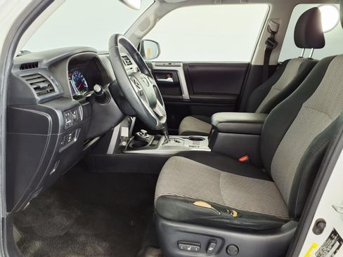 Used 2016 Toyota 4Runner SR5 AWD/4WD image 11
