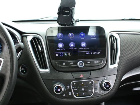 Used 2019 Chevrolet Malibu LT w/ Driver Confidence Package II image 20